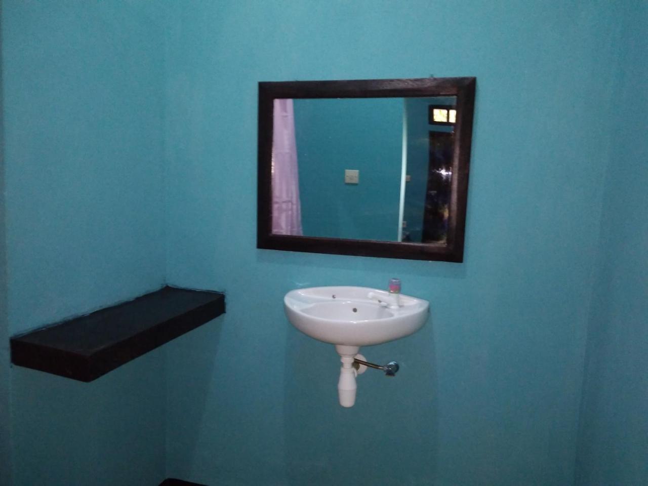 Breeze Hostel Kuta  Екстериор снимка